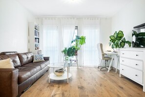 Smart-TV, Bücher, Drucker