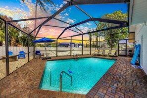 Outdoor pool, a heated pool - SPACIOUS HOME 4 bed 3 bath heated pool steps away from restaurants.-sleeps 12 (Marco Island)