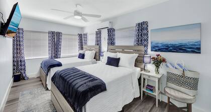 Great family home.Spacious 4 bedroom home w/heated pool sleeps 12 @casacastaways