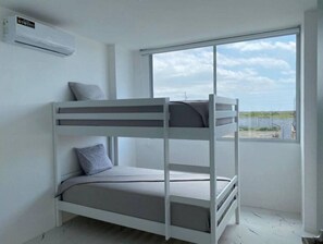 3 bedrooms, WiFi, bed sheets - Beach Bliss in Jaramijo (Manta)