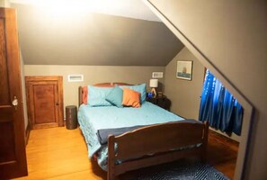 4 habitaciones, escritorio, tabla de planchar con plancha y wifi gratis 