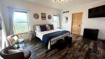 4 bedrooms, travel crib, WiFi, bed sheets