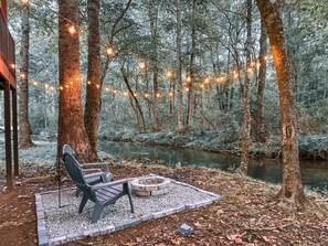Property grounds - Nature's Cedar Creek Getaway
 (Cave Spring)
