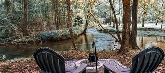 Nature's Cedar Creek Getaway
