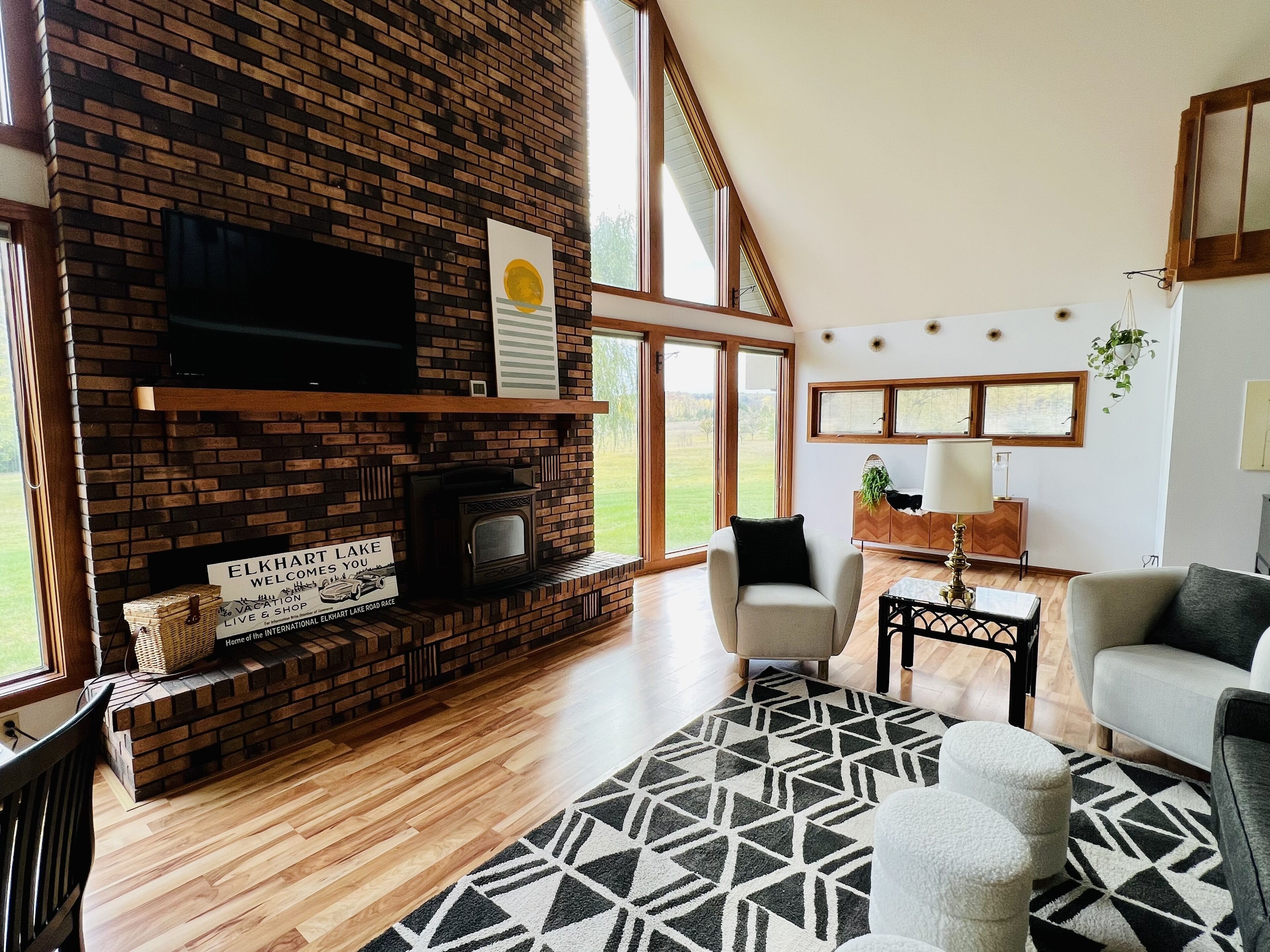 A-Frame lodge on 40 acres in Elkhart Lake, WI. walk to town. Sleeps 10