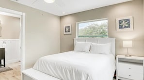 3 bedrooms, travel cot, free WiFi, bed sheets - Keys To The Kingdom! Private Oceanfront Retreat with Beach and Pool (Big Pine Key)