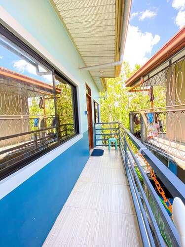 Cozy Studio + Free Parking & Local Coffee!