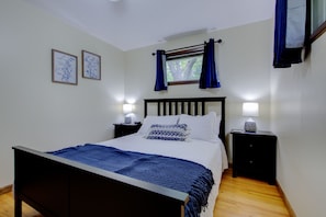 3 chambres, fer et planche à repasser, Wi-Fi, draps fournis