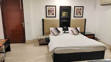2 bedrooms, WiFi, bed sheets