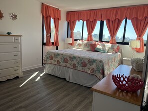 2 bedrooms, WiFi, bed sheets - Spacious 2bd/2ba Condo- Close To Everything Myrtle Beach Has to Offer! (Myrtle Beach)