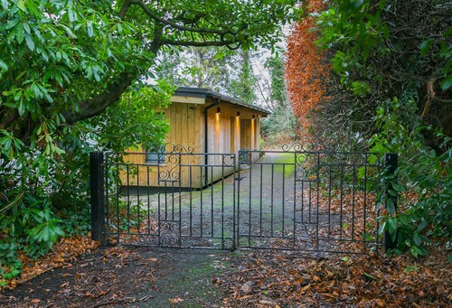 Eigionfa -  an on the beach that sleeps 8 guests  in 3 bedrooms