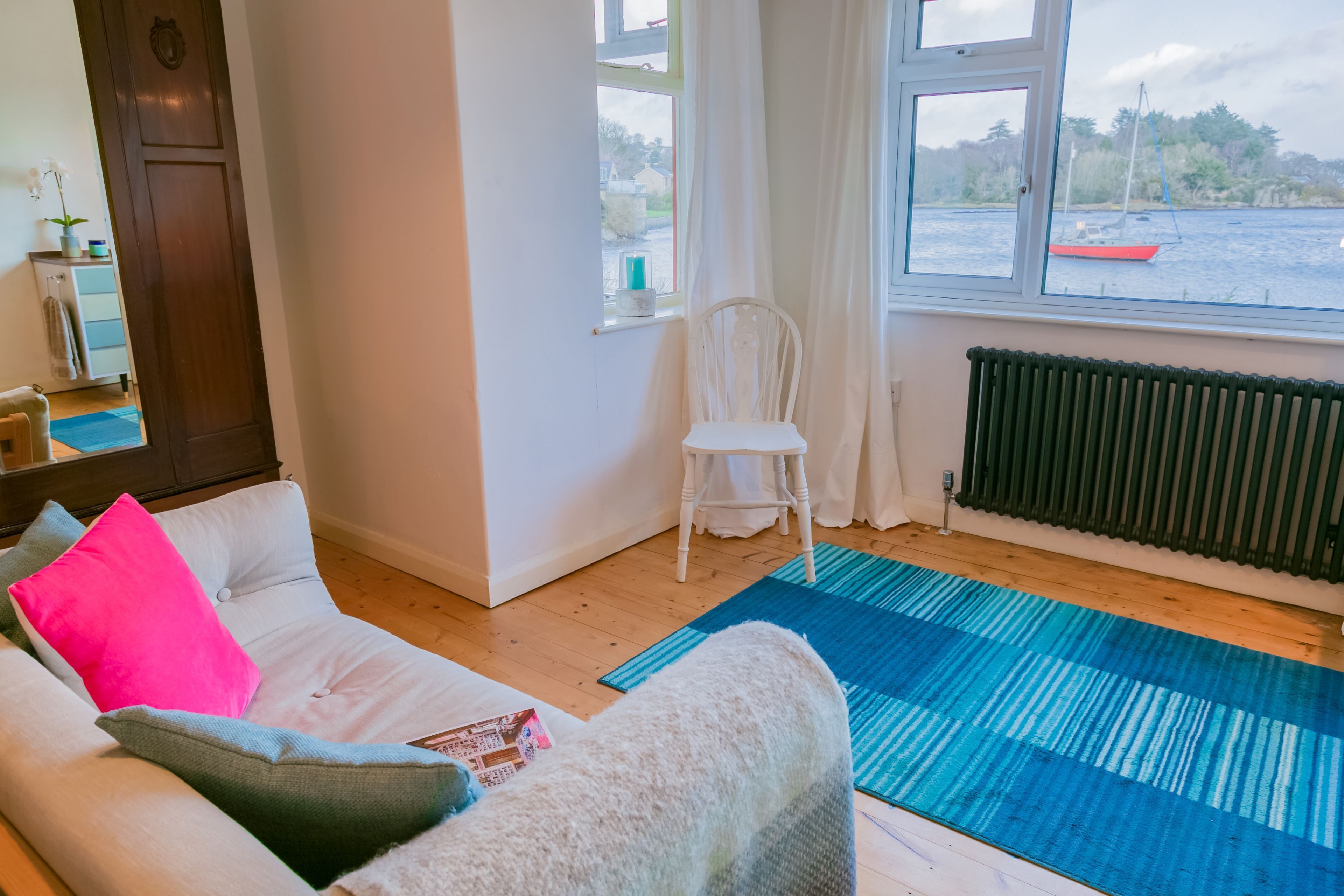 Eigionfa -  An On The Beach That Sleeps 8 Guests  In 3 Bedrooms - Beaumaris
