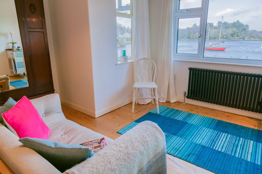 Eigionfa - An On The Beach That Sleeps 8 Guests In 3 Bedrooms - Beaumaris