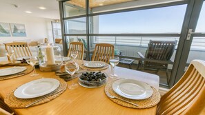 Dining - The Quay -  an on the beach that sleeps 9 guests  in 4 bedrooms (Red Wharf Bay)