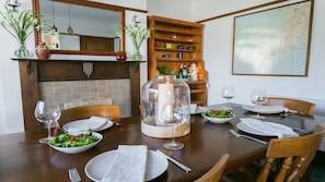 Dining - Gwelfor - a sea view that sleeps 8 guests in 4 bedrooms (Nefyn)