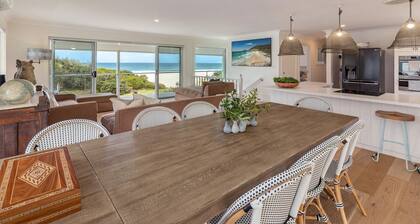 Arkon - beautiful spacious pet friendly home with ocean and beach views