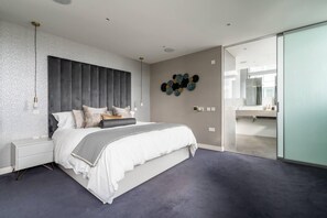 4 bedrooms, WiFi, bed sheets