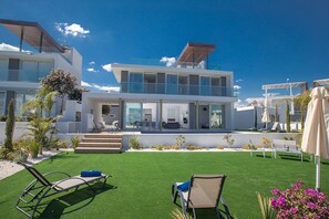 Property grounds - Protaras Olivine Villa OL5 - Gorgeous 4BDR Protaras Villa with Private Pool (Protaras)