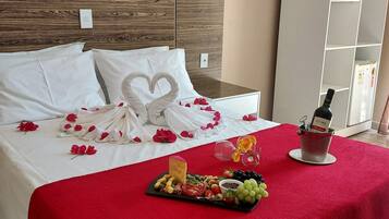 Comfort Double Room | Desk, laptop workspace, free WiFi, bed sheets