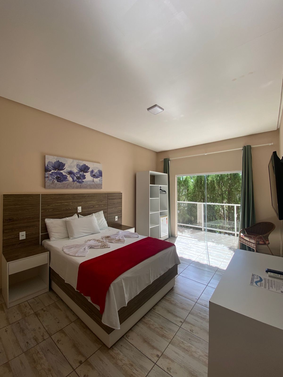 Comfort Double Room Single Use | Desk, laptop workspace, free WiFi, bed sheets