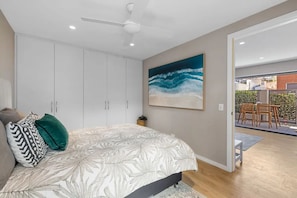1 bedroom, iron/ironing board, WiFi, bed sheets - Luxury Beachfront Apartment (Bondi Beach)