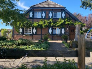 Exterior - Holiday Apartment 'Sittermansweg' with Private Terrace and Wi-Fi (Geldern)