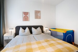 1 bedroom, free WiFi, bed sheets - Holiday Apartment "Finsterwalde" (FInsterwalde)