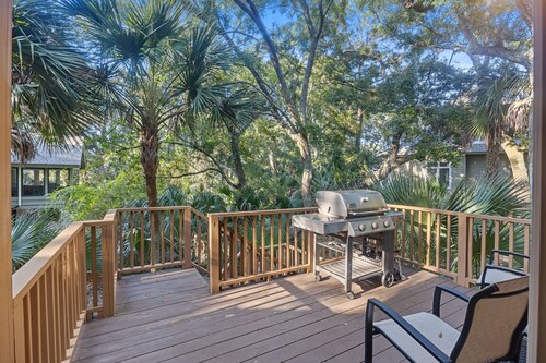One of a Kind Modern Kiawah West Beach 7 Bed! Open Floorplan!