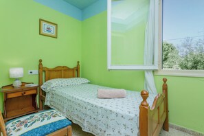 3 chambres, fer et planche à repasser, Wi-Fi gratuit, draps fournis