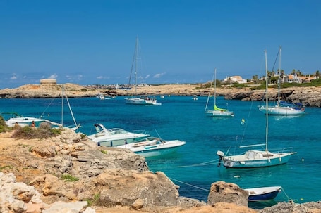 Port de plaisance. Appartement "Relax" avec jardin partagé, balcon et Wi-Fi