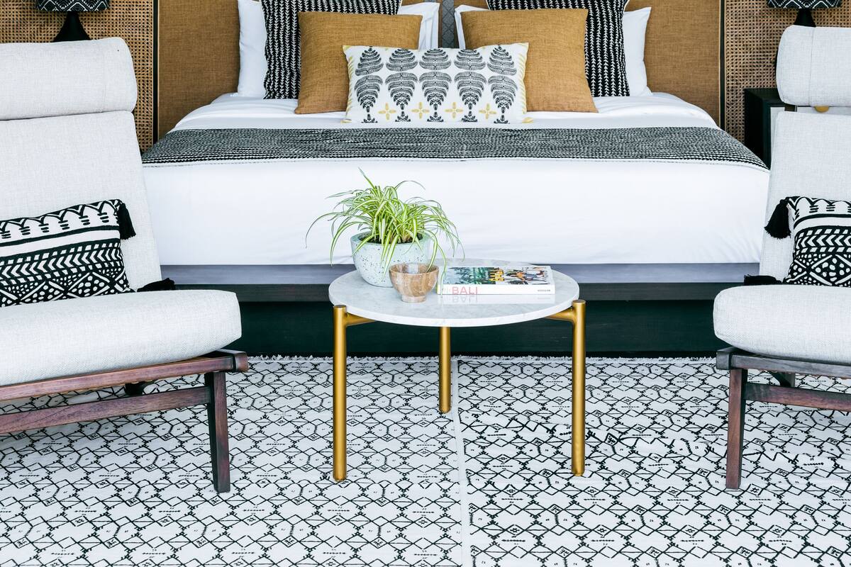 In-room safe, iron/ironing board, bed sheets