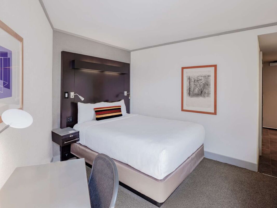 Comfortable Stay in Cambridge! Indoor Pool, Near Museum of Science!