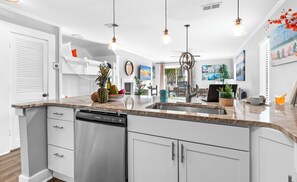 Fridge, microwave, oven, stovetop - Miramar Beach, just a short distance to the white sand beaches! (Miramar Beach)