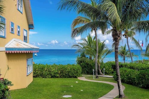 Coconut Bay Villas #116 - Ocean View 2 BR & Pool