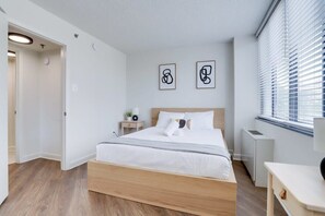 1 soverom, skrivebord, strykejern/-brett og wi-fi