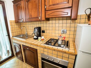 Kühlschrank, Geschirrspüler, Toaster