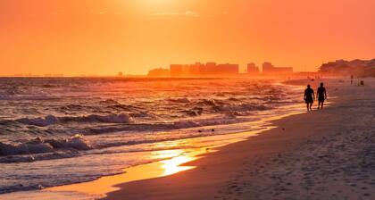 Gulf Breeze Pet Friendly Recently Updated Home - Close to Pensacola Beach and Oriole Beach Boat Ramp