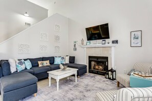 Smart TV, fireplace