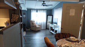 Unclassified image, 5 of 16, button - Best Cozy and Quiet Place! (Hemet)
