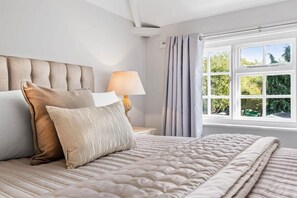 2 soverom, strykejern/-brett, reiseseng for barn og wi-fi