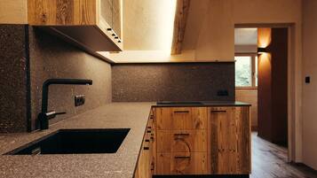 Refrigerador, microondas, parrilla de estufa y lavavajillas