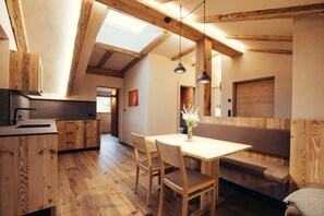 Dining - Holiday Apartment "Obertimpflerhof Lola" with Mountain View, Private Terrace & Wi-Fi (Verano)