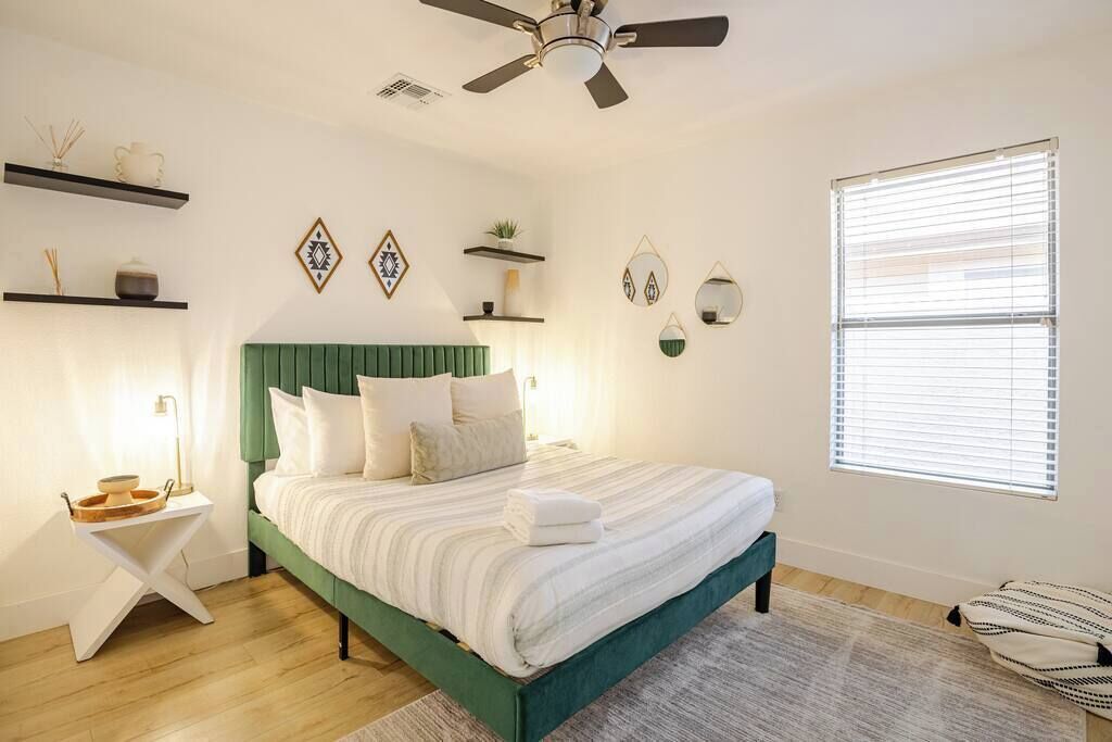 3 bedrooms, desk, iron/ironing board, travel crib