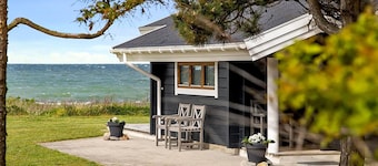"Stacie" - 10m from the sea by Interhome