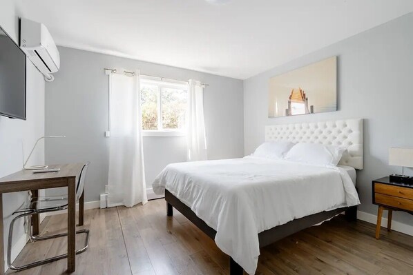 4 bedrooms, desk, iron/ironing board, free WiFi