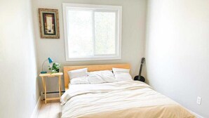 Unclassified image, 5 of 7, button - 10644 113 St (Edmonton)
