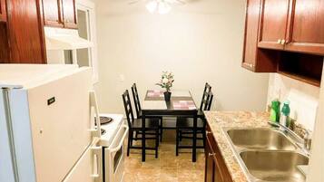 Basic Apartment | Private kitchen | Full-sized fridge, microwave, oven, dishwasher
