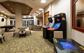 Game room - Paradise, a Hilton Grand Vacations Club near the Las Vegas Convention Center (Las Vegas)