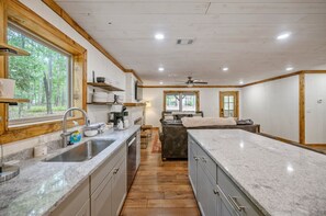 Interior - EZ Ridge Retreat- Perfect for your next family getaway! (Hochatown)
