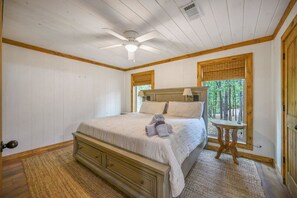 4 bedrooms, free WiFi - EZ Ridge Retreat- Perfect for your next family getaway! (Hochatown)